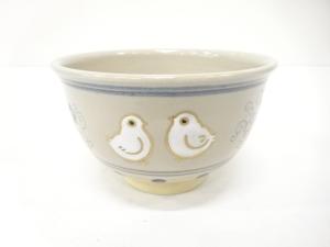 京焼　前田宝泉造　金彩色絵　花鳥　茶碗